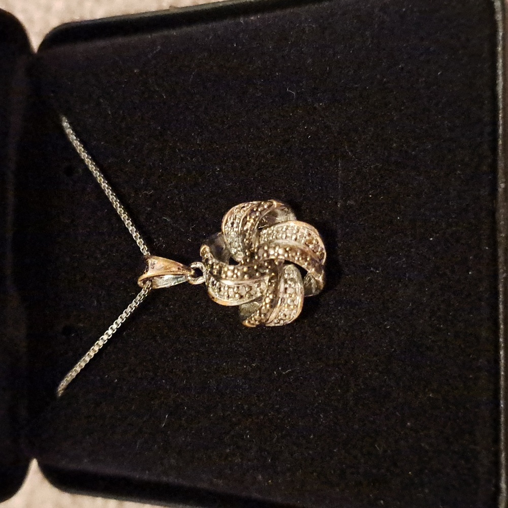 Silver flower necklace